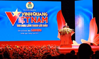 Đồng chí Bùi Văn Cường phát biểu khai mạc chương trình