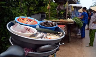 Phiên chợ 'di động' độc đáo ở miền Tây
