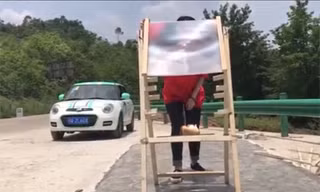 Thánh nữ công sở nướng vịt cực ngon bằng kính lúp