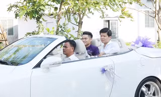 Trung Kiên đi xe mui trần hỏi cưới Lê Phương