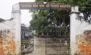 Trường mầm non Thiệu Nguyên nơi gần 400 HS đang học trong nỗi lo trường sập và ô nhiễm từ thuốc trừ sâu. 