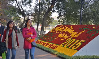 Hà Nội trang hoàng rực rỡ đón năm mới