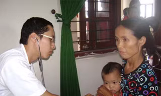 Cấp cứu vì tự ý cho trẻ dùng men tiêu hóa