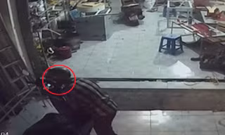 Trộm xe SH trước mặt hàng chục người