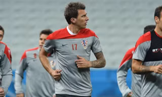 Vừa bình luận World Cup, Wenger vừa săn 'Pháo'