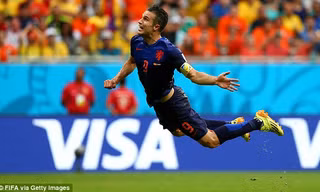 Van Persie lập kỳ tích trong màu áo tuyển Hà Lan