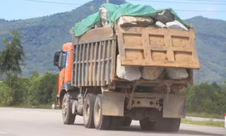 Xe hổ vồ – sát thủ phá đường. Ảnh minh họa 