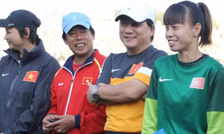 Ông Phan Anh Tú (mũ trắng). 