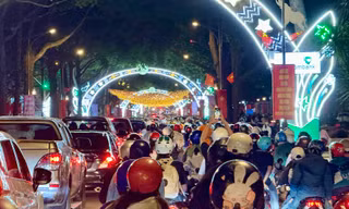 Biển người đổ xô về Quảng trường 10-3