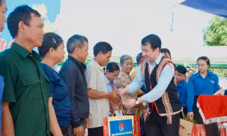Khơi dậy mạnh mẽ tinh thần yêu nước, khát vọng phát triển trong thế hệ trẻ