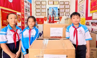 Thiếu nhi Lâm Đồng ủng hộ hàng chục tấn đồ dùng tập cho thiếu nhi vùng lũ