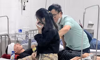 Vụ xe khách va chạm ô tô tải, 25 người thương vong: Vợ chồng bác sỹ cứu người trên đường đi công tác