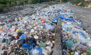 Kon Tum: Bãi rác cũ quá tải, dự án mới nguy cơ 'đắp chiếu’