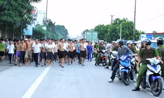 Đoàn học viên rời khỏi trung tâm cai nghiện chiều ngày 14/9.