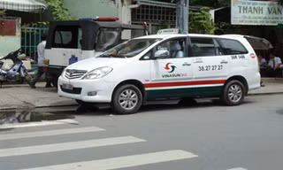 Tài xế taxi chết bất thường trong xe