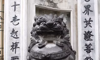 Sau 'hiện vật lạ' là chữ viết ở đình, đền, chùa