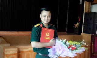 Tự Long ngậm ngùi khi lên “sếp”