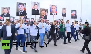 Hơn 100.000 người Chechnya diễu hành mừng sinh nhật Putin