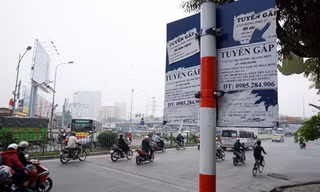 Biển báo giao thông biến thành biển 'tuyển gấp'