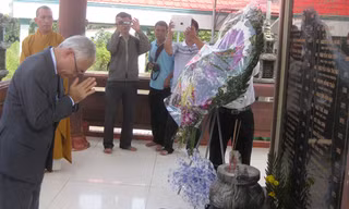 Tổng lãnh sự Nhật tưởng niệm nạn nhân vụ sập cầu Cần Thơ