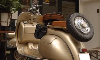 Hàng hiếm Vespa ACMA trên phố Sài Thành.