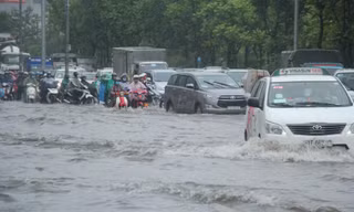 Người dân ở 'rốn ngập' Nguyễn Hữu Cảnh lại thấp thỏm khi mùa mưa đến 