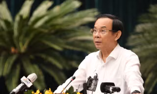 Bí thư TPHCM nói về nguồn thu nhập giúp cán bộ 'yên tâm công tác'