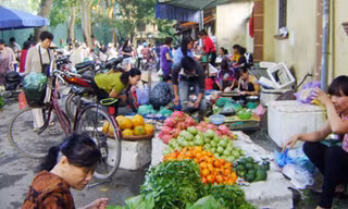 60% chợ đang hoạt động trên địa bàn Hà Nội là chợ tự phát