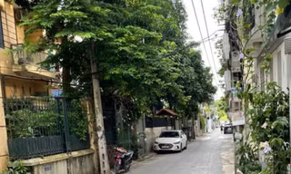 Môi giới 'đỏ mắt' tìm nhà tiền tỷ trong ngõ cho khách đặt hàng