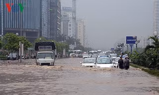 Hà Nội 'bó tay' với thực trạng úng ngập?