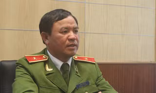 'Mỗi viên đạn còn gắn với lương tâm'