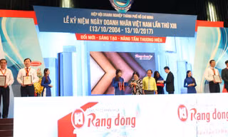 Sản phẩm giả da Rạng Đông được vinh danh nhân ngày Doanh nhân Việt Nam