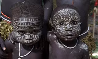 Bộ lạc Jarawa chỉ còn 400 thành viên. Ảnh: Claire Beilvert.