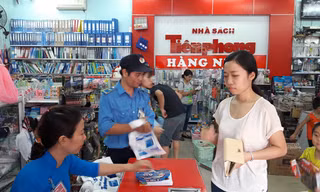 Nhà sách Tiền Phong đón hàng trăm lượt khách mỗi ngày dịp 1/6