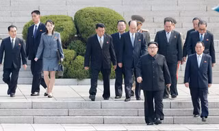 Em gái ông Kim Jong-un đỏ mặt vì được gọi là 'ngôi sao'
