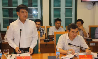 Phó TGĐ Tập đoàn TKV Nguyễn Hoàng Trung báo cáo về tình hình SXKD