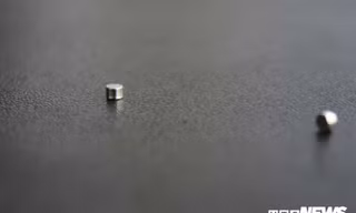  Chiếc hạt tai nghe siêu nhỏ có kích thước chỉ khoảng 2mm.