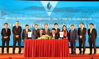 Lãnh đạo NSRP và Tổng thầu JGCS ký kết mốc sẵn sàng khởi động Nhà máy Lọc hóa dầu Nghi Sơn
