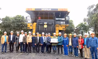 Chăm lo hơn nữa cho người lao động