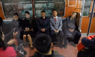 Một ngày trên tàu điện ngầm sâu nhất thế giới của Triều Tiên