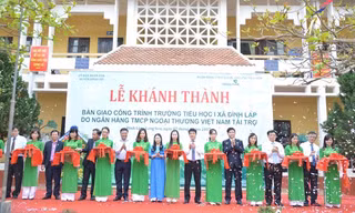 Vietcombank khánh thành và bàn giao công trình Trường Tiểu học 1 xã Đình Lập
