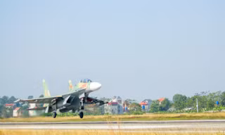 Một chiếc Su-30MK2 của Trung đoàn 927 cất cánh làm nhiệm vụ Ảnh: NGUYỄN MINH