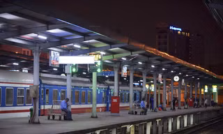 Ga Hà Nội dịp cuối năm nhưng vắng khách đi và đến. Chụp chiều 12/1/2021 Ảnh: Mạnh Thắng