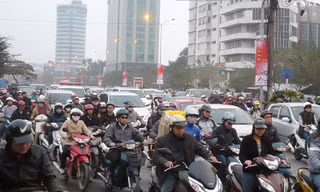 Ùn tắc kéo dài trên nhiều tuyến đường Hà Nội dịp cuối năm Ảnh: T.Đảng 
