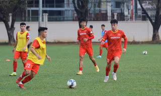 U23 Việt Nam đấu đối kháng trong buổi tập đầu tiên tại Campuchia 