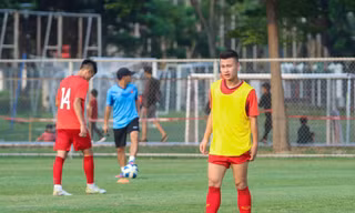 Tiền đạo Anh Tú đã trở lại tập luyện cùng các đồng đội.