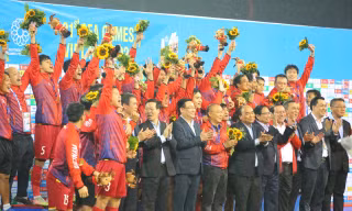 Thủ tướng chúc mừng chiến thắng 'vàng' của đội tuyển U23 Việt Nam