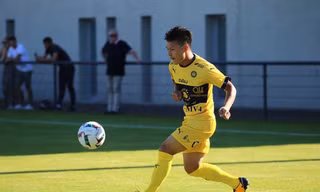 HLV Pau FC khen ngợi Quang Hải ở trận ‘chốt sổ’ giao hữu 
