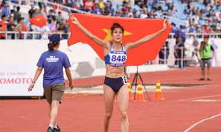 Video: Bùi Thị Nguyên đánh bại á quân Asiad, giành HCV 100m rào nữ 