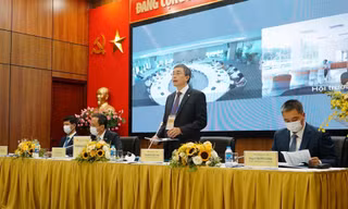 Ông Đặng Ngọc Hòa, Chủ tịch Hội đồng quản trị Vietnam Airlines phát biểu tại đại hội.